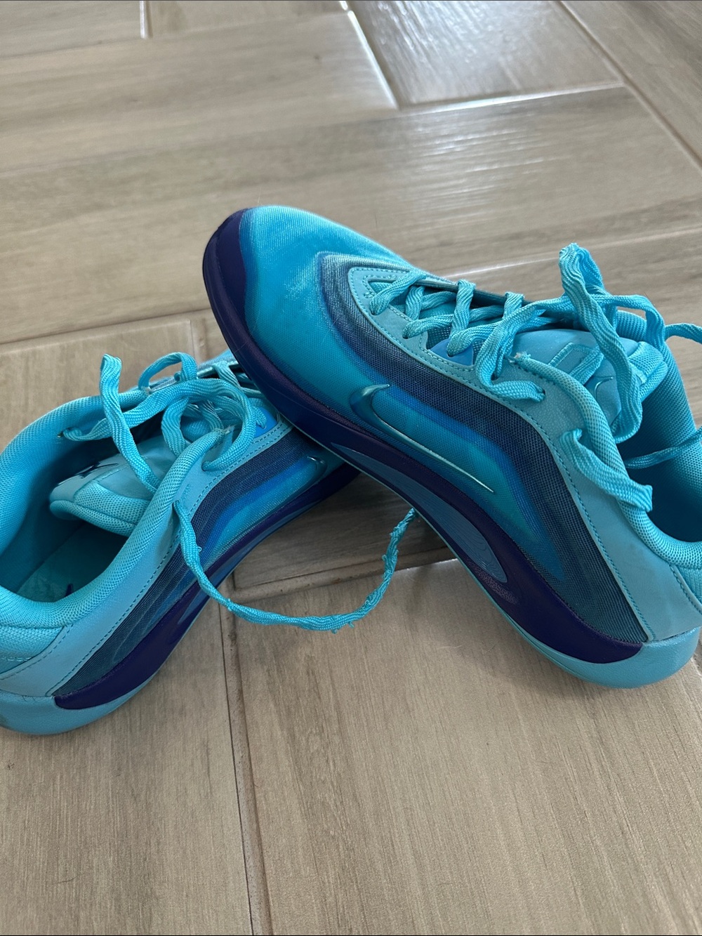 Nike Women's Turquoise and Navy Blue Running Sneakers 5.5Y/ 7 Women’s - Picture 5 of 5